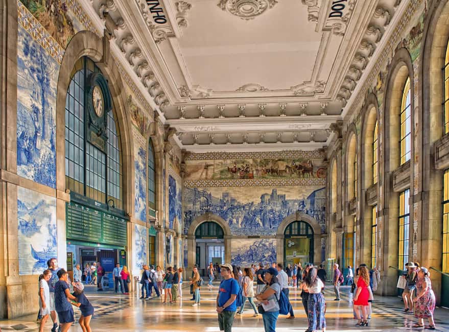 2 hours Porto Walking Tour- Private Service - Finishing at Ribeira, with the tour’s recommendations delivered to you