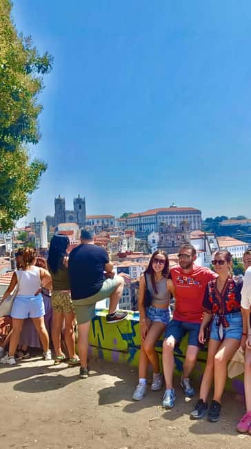 2 hours Porto Walking Tour- Private Service - Starting at Horse Vímara Peres and the Cathedral area