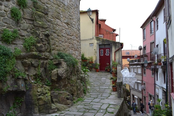 3-Hour Porto Jewish Heritage Walking Tour with Local Guide - Where you start: Porto Cathedral as your history anchor