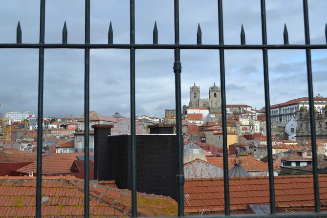 3-Hour Porto Jewish Heritage Walking Tour with Local Guide - What you’ll actually see: traces, memorials, and the limits of surviving sites