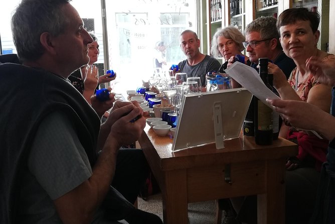 3 table wines & 5 Port wines + Tapas - Where the tour fits in Porto and Gaia (and why the timing works)