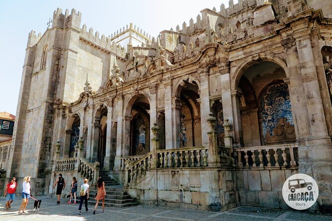 4-hour sightseeing tour in Porto - Clérigos Tower and Church: a late-Baroque postcard with real presence