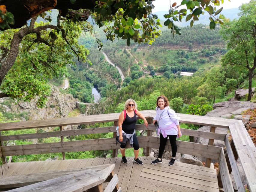 Alvarenga: Paiva Walkways and 516 Arouca Bridge Guided Tour - How Paiva Walkways and 516 Arouca fit into one half-day