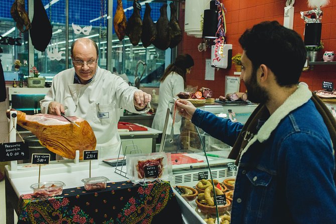 Authentic Food and Wine Tour in Porto by Food Lover Tour - Entering Porto through the market zone (and why it works)