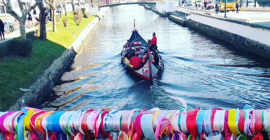Aveiro: Boat Cruise and City Walking Tour with Sweet Tasting - Meet at M Bakery, then step into Aveiro’s sacred heart