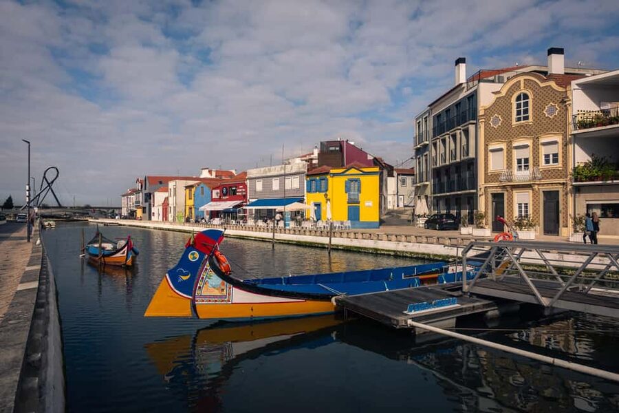 Aveiro: Flexible Walking Tour in Historic Center - Beira Mar lanes and Rossio Square, where everyday Aveiro lives