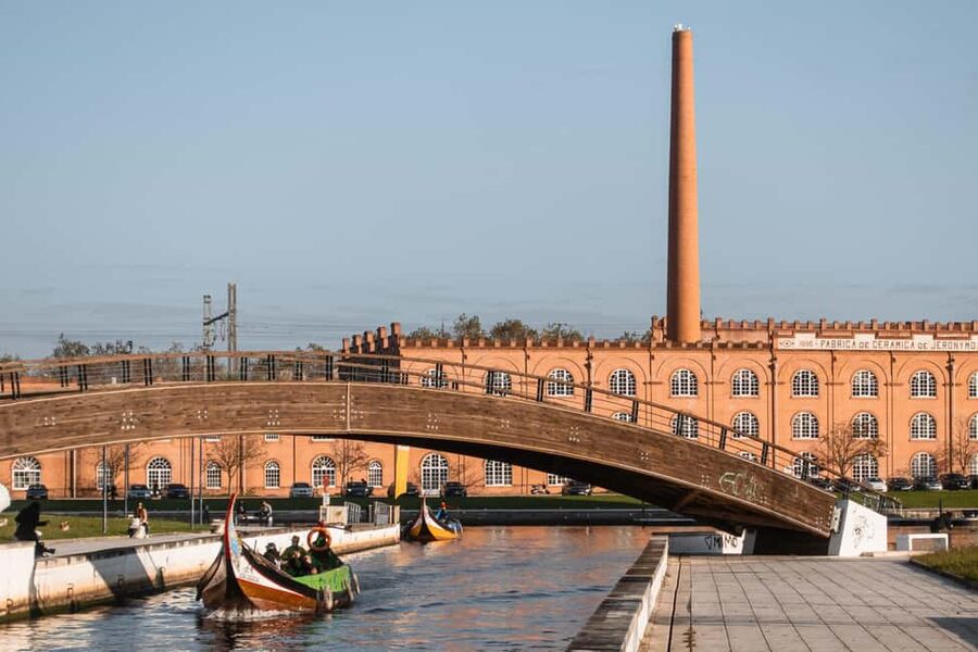 Aveiro: Flexible Walking Tour in Historic Center - The Central Canal and Art Nouveau houses you can spot without trying