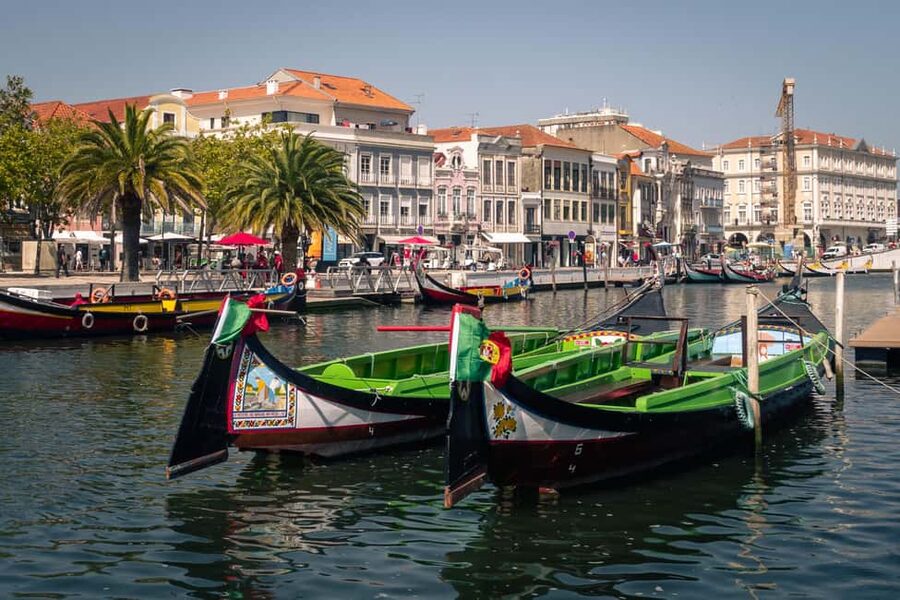 Aveiro: Flexible Walking Tour in Historic Center - Start at Botirões Bridge, then let the canals set your direction