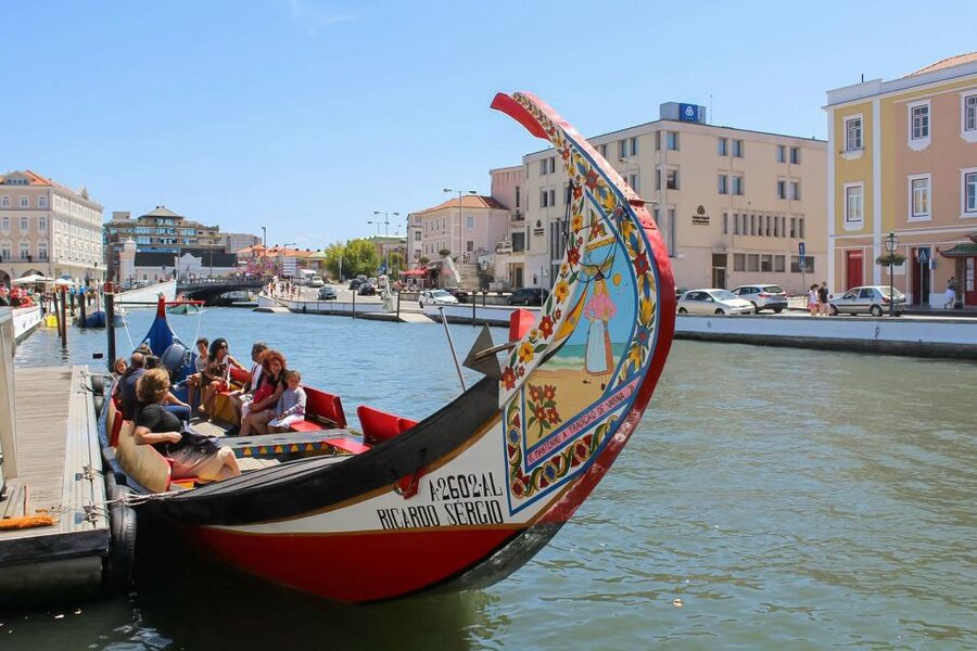 Aveiro: Traditional Moliceiro Boat Tour - Moliceiro Boats in Aveiro: Why the canals are the real main stage