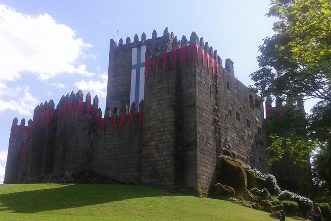Barcelos, Braga & Guimarães Tour - Price and logistics: value for a private day from Porto