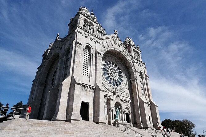 Barcelos, Ponte de Lima & Viana Private Tour (All Inclusive) - Viana do Castelo’s Historic Centre, Santiago-Route Energy, and Tiles