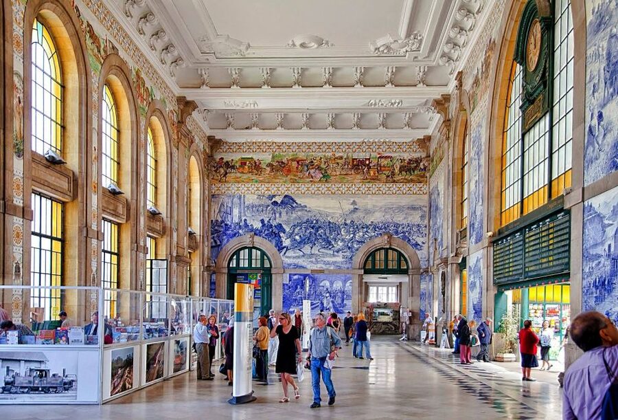 Best of Porto Guided Tour: Cruise & Wine Tasting - The part that slows the day: a visitor center stop and lots of city context