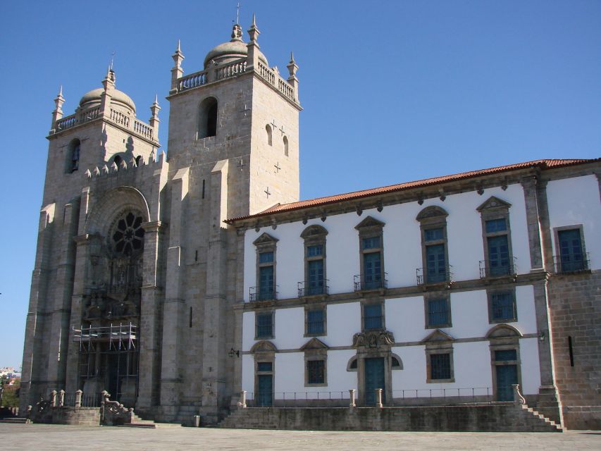 Best of Porto Guided Tour: Cruise & Wine Tasting - Cross the river to Vila Nova de Gaia for a Port cellar you can actually picture