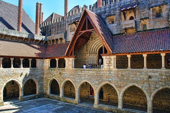 Braga and Guimaraes - All Inclusive from Porto - Braga Cathedral and Sé de Braga, plus your guide’s storytelling role
