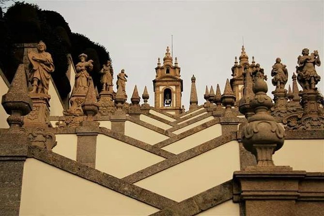 Braga and Guimarães Small Group Tour with Lunch From Porto - Stop 4: Paço dos Duques de Bragança, a palace hour with optional entry