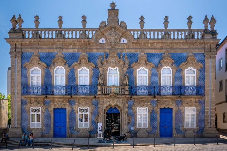 Braga: Flexible Walking Tour in Historic Center - Braga at your pace: how the Walkbox experience works
