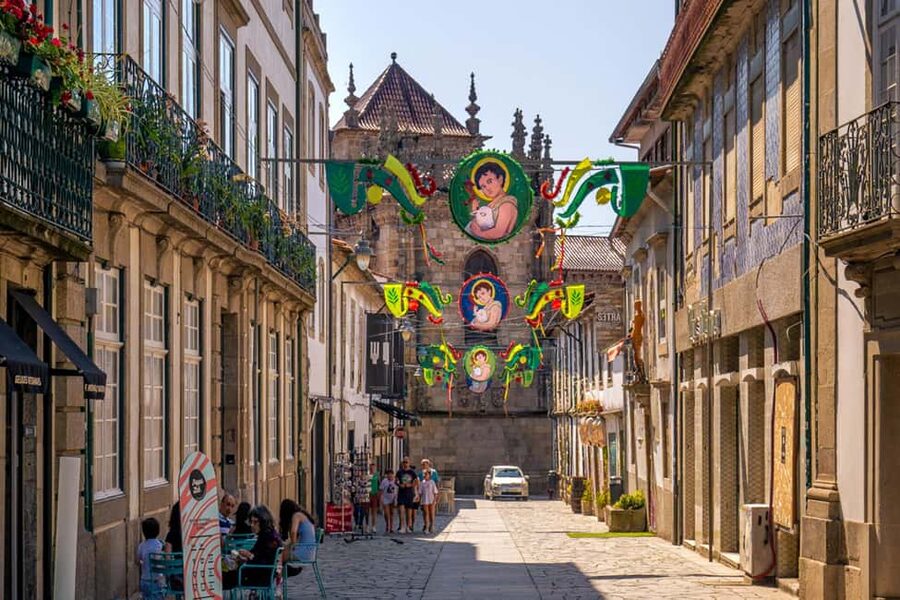 Braga: Flexible Walking Tour in Historic Center - Step-by-step through Braga’s historic center