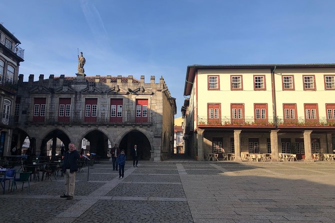 Braga & Guimarães Small Group Tour: Lunch & All Tickets Included - Se de Braga Cathedral: Inside Chapels and the High Choir