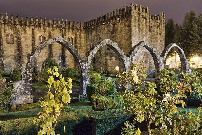 Braga - Roman & Baroque / Full Day - from Porto - Jardim de Santa Barbara and Torre de Menagem: Calm Breaks