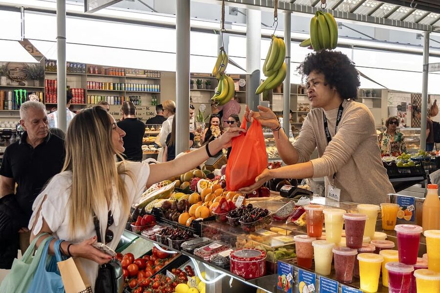 Chef Led Porto Market Tour & Portuguese Tapas Class + Wine - Coffee and Nata Before Apron Time