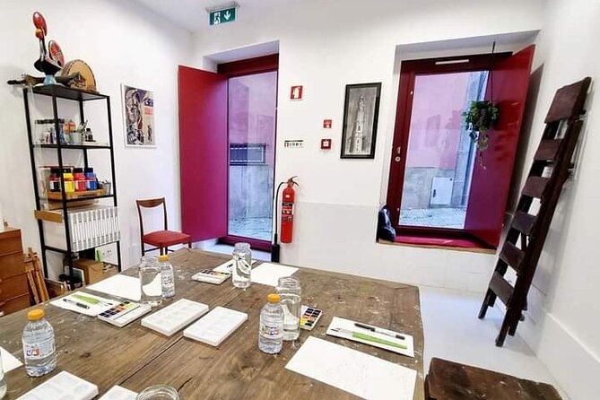 Create Watercolour With Hugo do Lago in Porto - Why watercolor in Sé Cathedral’s neighborhood feels different