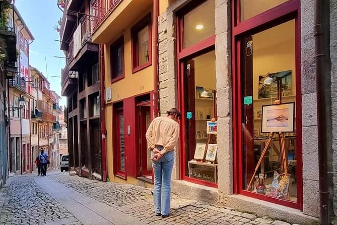 Create Watercolour With Hugo do Lago in Porto - The 2-hour watercolor workshop inside Hugo’s studio