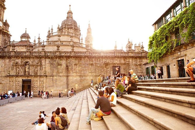Day Trip from Porto to Santiago de Compostela and Valença - Lunch break in Galicia: plan your food time, since lunch is not included