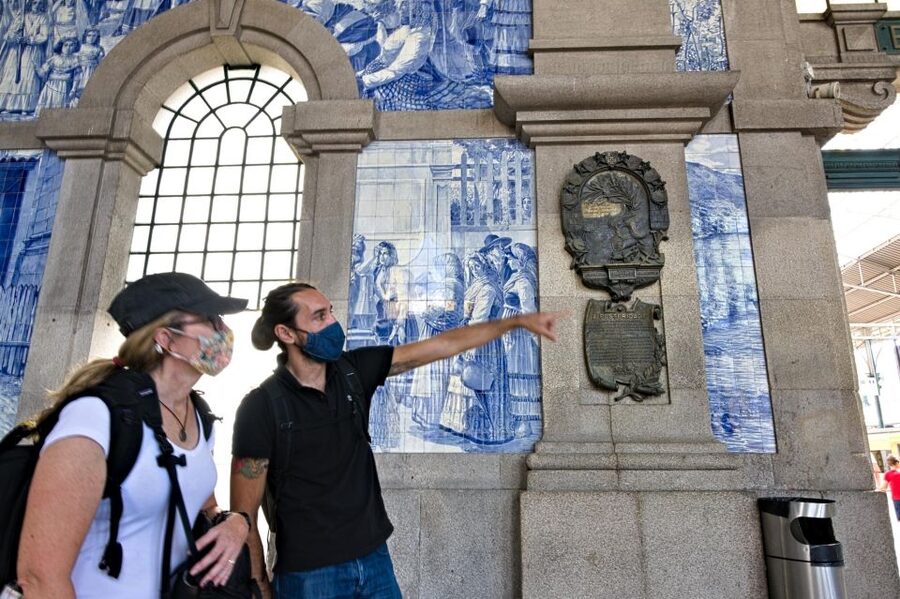 Discover Porto - A Private Walking Tour w/ Authentic Tasting - Petiscos at the End: One Tasting Stop Done Right