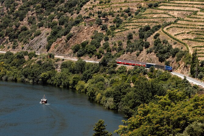 Douro Experience - Boat and Train Ride - Lunch and Wine Tasting - All Included - Getting From Porto to the Douro: The 8:20 Start and the Road Time