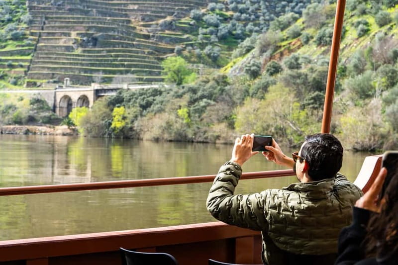 DOURO PREMIUM - A smooth, scenic start on the road to the Douro Valley