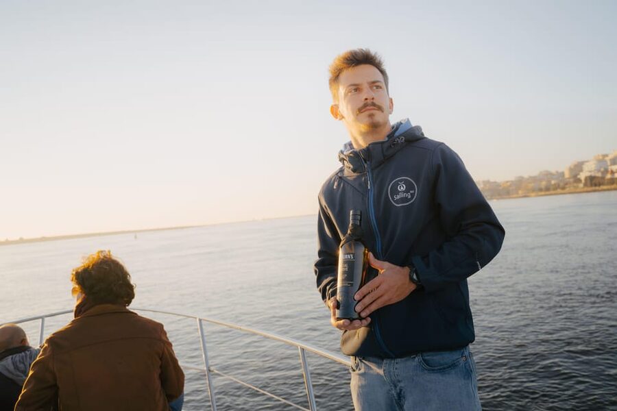 Douro River Cruise with Cheese & Tonic Porto in a Sailboat - Should you book the Douro River Cruise with Cheese and Port Tonic?