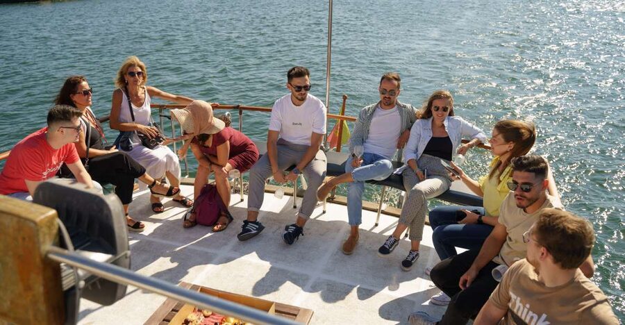 Douro River: Party Boat Tour - Music, Food, and the Birthday-Boat Energy