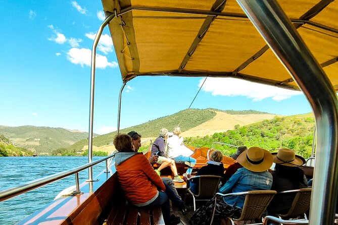 Douro | Roots & History - Tour with a local - Centro Interpretativo - As Idades da Terra: lunch in the family home