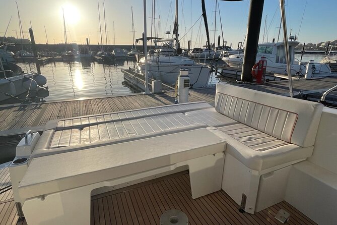 Douro Tour on a Private Yacht in Porto - A private 2-hour Douro cruise with Porto views that keep changing