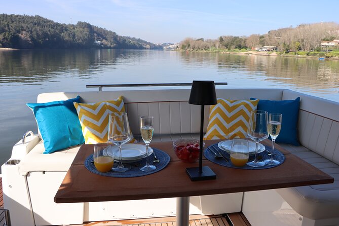 Douro Tour on a Private Yacht in Porto - Maria Pia Bridge: where engineering takes center stage
