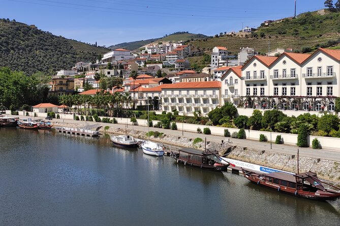DOURO TOURS - Premium Tour - Miradouro Time and the Historic Estação Ferroviária de Pinhão