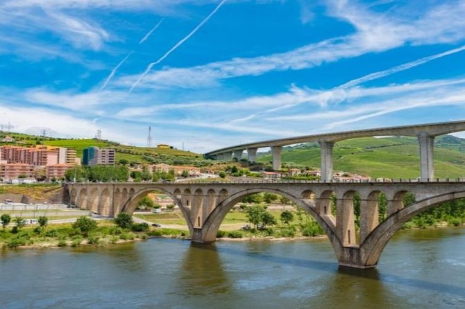 Douro Valley and Régua Panoramic Cruise with Lunch from Porto - Why This Douro Day Trip Feels Smarter Than Point-to-Point Self-Driving