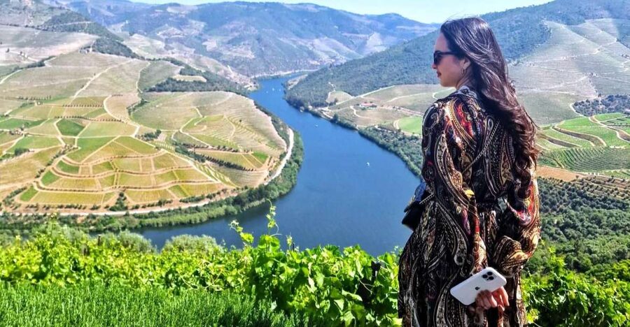 Douro Valley-Expert Guide-Boat-Lunch-Tastings PremiumService - Pinhão break, then straight to the boat cruise