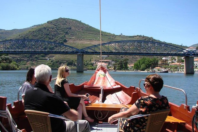 Douro Valley: Historical Sites, Wine Experience, Lunch & Cruise - Miradouro de São Leonardo de Galafura: viewpoint time at 640 meters