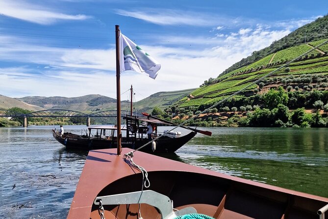 Douro Valley-Private Experience-Specialized Guide, Lunch, Boat,wineries,tastings - Pinhão Railway Station tiles: a small stop that adds real meaning