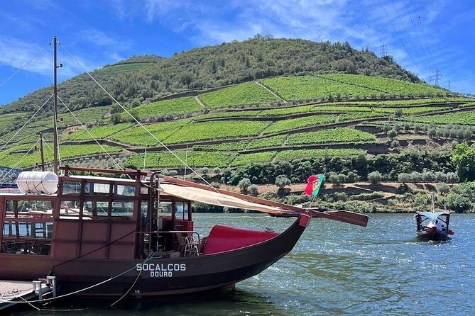 Douro Valley Tour - 3 Wine tastings, Lunch & river Cruise - Régua First Stop: Coffee, Views, and a 19th-Century Walking Bridge