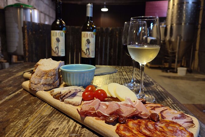 Douro & Vinho Verde: Family Wineries Private Tour in Portugal - Stop 1: Mesão Frio and a 150-Year-Old Family Winery Tasting