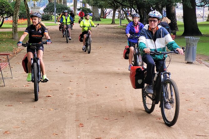E Bike Porto Downtown and Sightseeing bike tour - The Final Stretch on Porto’s Main Avenue: Traffic and Climb Tips