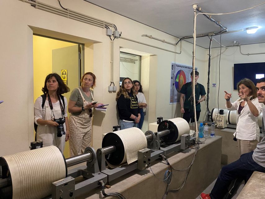 Exclusive visit to the Geophysical Institute of Porto - Meet the student guides from Porto’s Faculty of Sciences