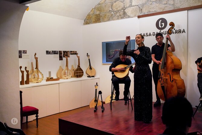 Fado by Casa da Guitarra - The venue size, comfort, and the real-world vibe