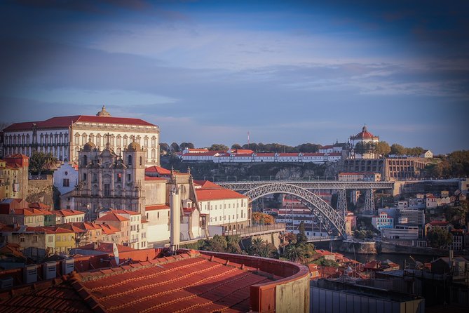 Fado Dinner Show and Night Lights Tour in Porto - The night drive: avenue lights, coastal scenery, and Matosinhos