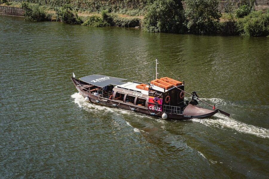 From Pinhão: Douro Valley Rabelo Boat Tour with Audio Guide - Gliding Under the Eiffel Bridge: The Photo Moment That Doesn’t Feel Forced