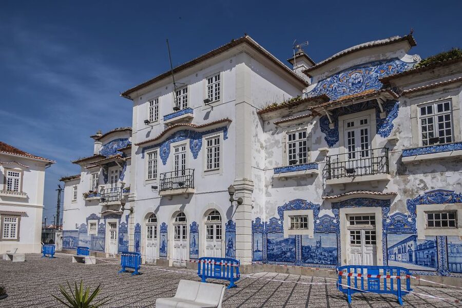 From Porto: Aveiro Private Guided Day Trip - Why Aveiro and Costa Nova feel so different from Porto