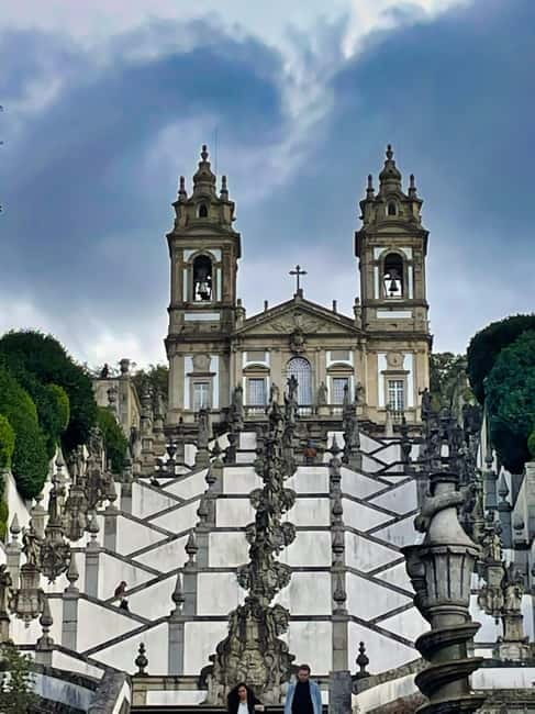 From Porto: Braga and Guimarães Day Tour with Lunch - Lunch Break That Actually Feels Like a Break, Typical Green Wine Included