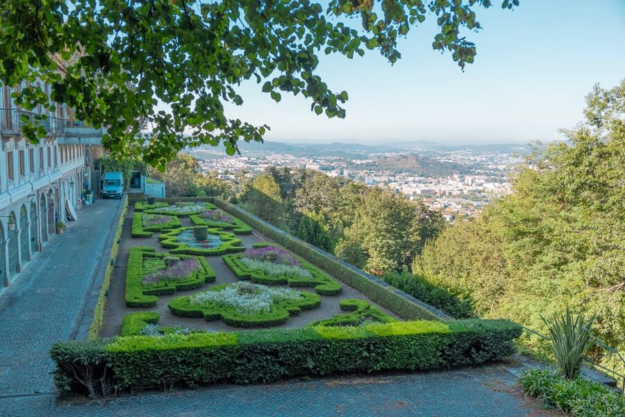 From Porto: Braga and Guimarães Full-Day Trip - Lunch in Braga: included in time, not in price